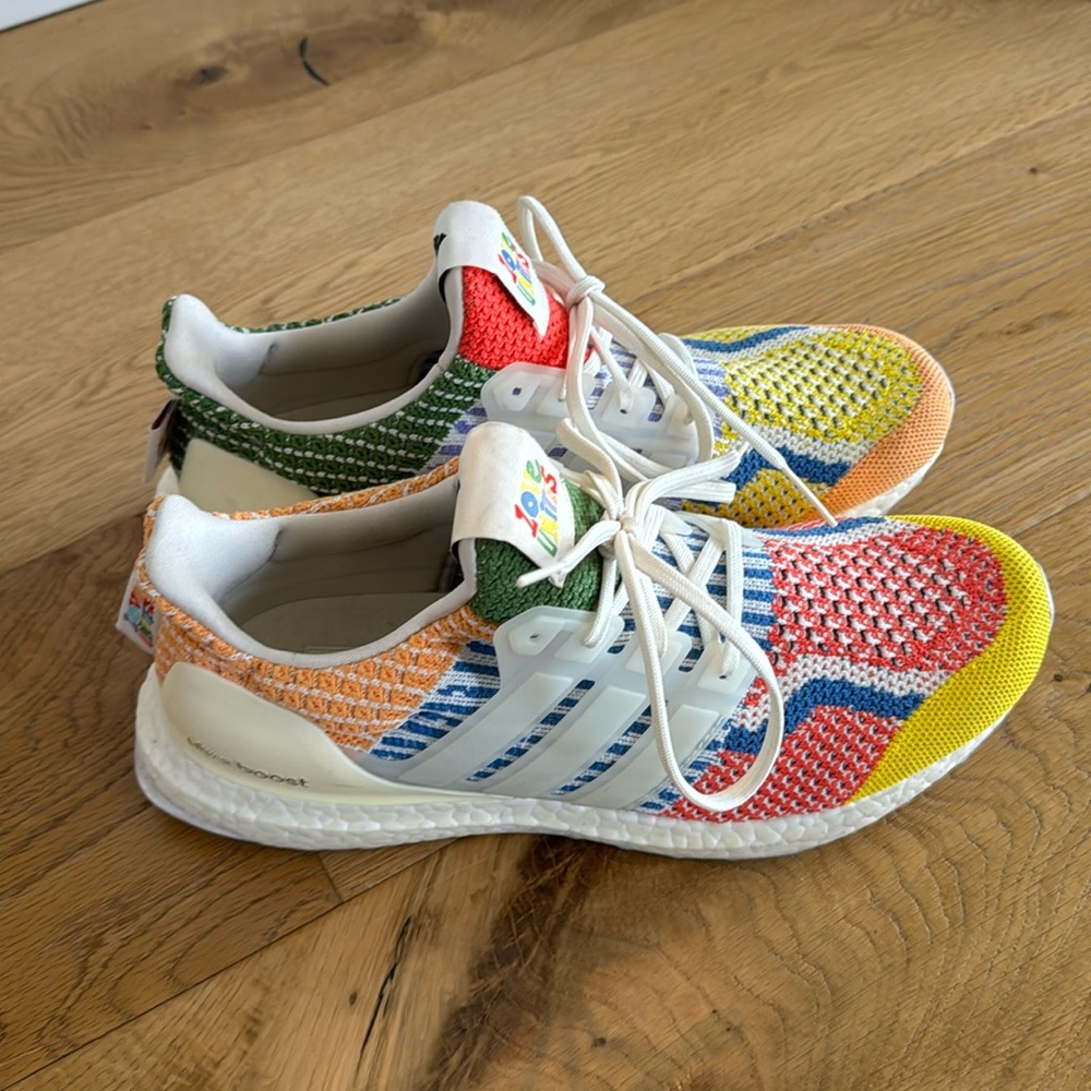 adidas UltraBoost 5.0 Pride Love Unites 8.5M/10W